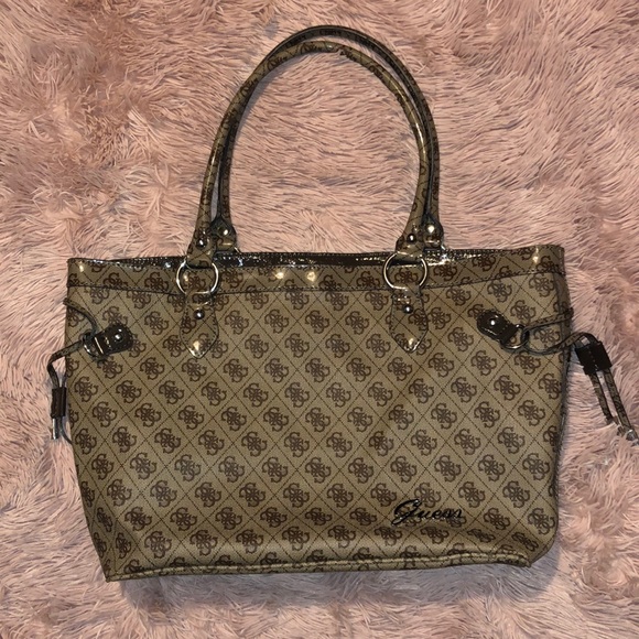 Guess tote - Picture 1 of 6